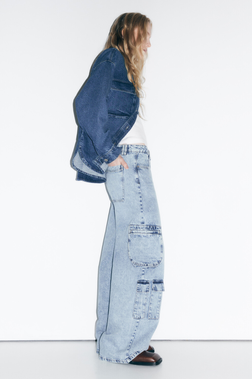 Джинсы широкие с карманами карго - цвет голубой - 5