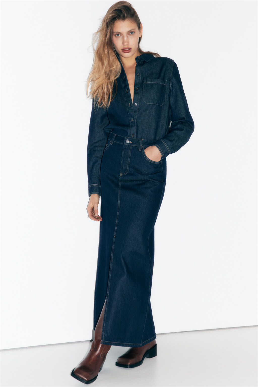 Юбка-трапеция макси джинсовая с разрезом - цвет синий - 10