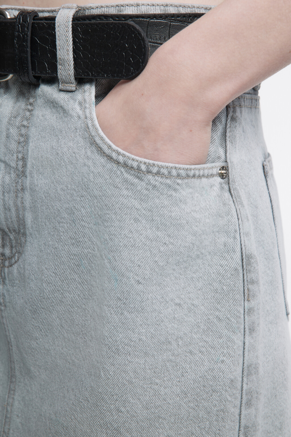 Юбка миди джинсовая прямая с ремнем - цвет серый - 7