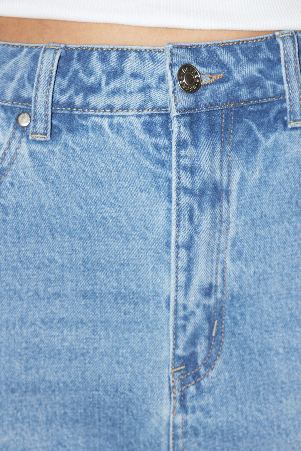 Юбка миди джинсовая с разрезом спереди - цвет голубой - 6