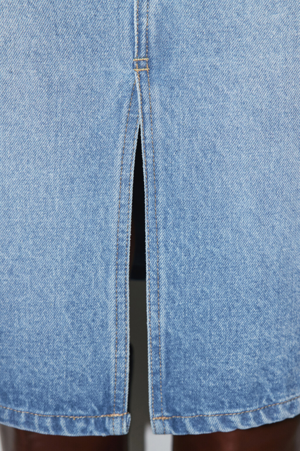 Юбка миди джинсовая с разрезом спереди - цвет голубой - 7