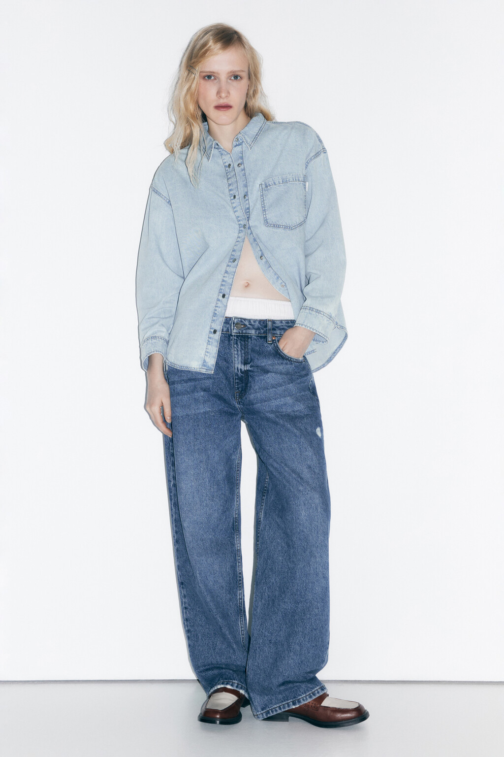 Рубашка джинсовая с нагрудным карманом - цвет голубой - 2