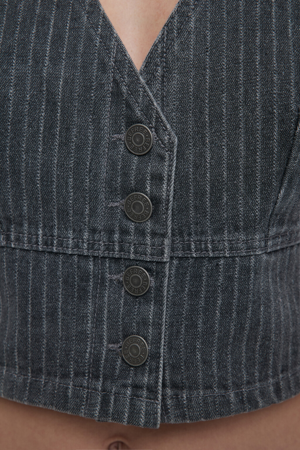 Жилет джинсовый укороченный в полоску - цвет синий - 6