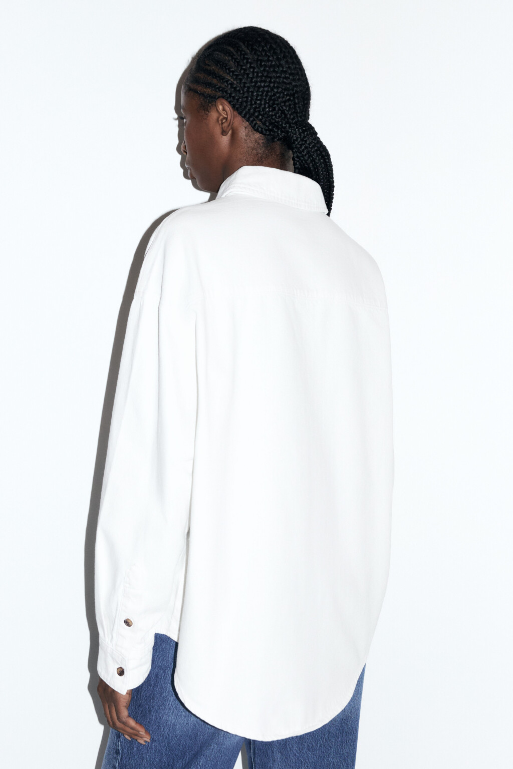 Рубашка джинсовая с нагрудными карманами - цвет белый - 5