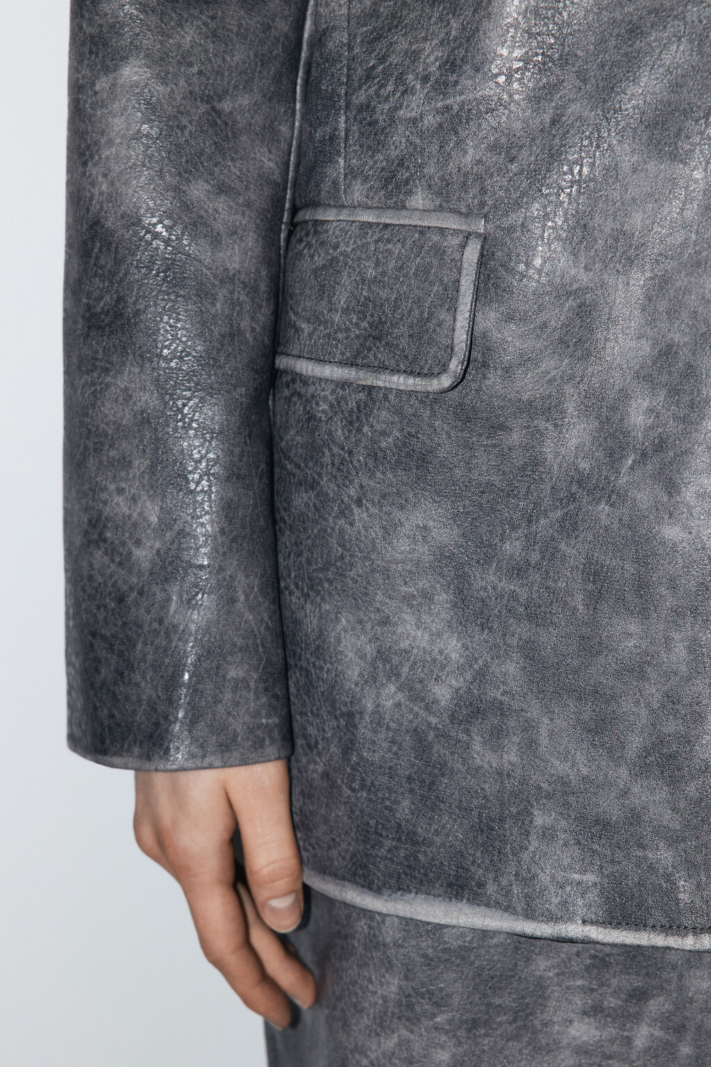 Пиджак из искусственной кожи с вареным эффектом - цвет серый - 8