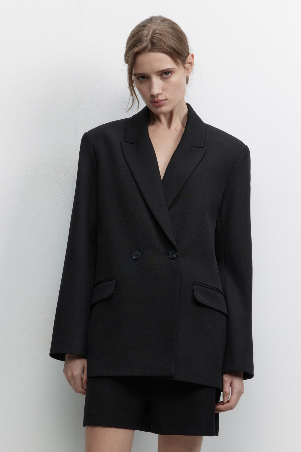Пиджак oversize двубортный с карманами - цвет черный - 2