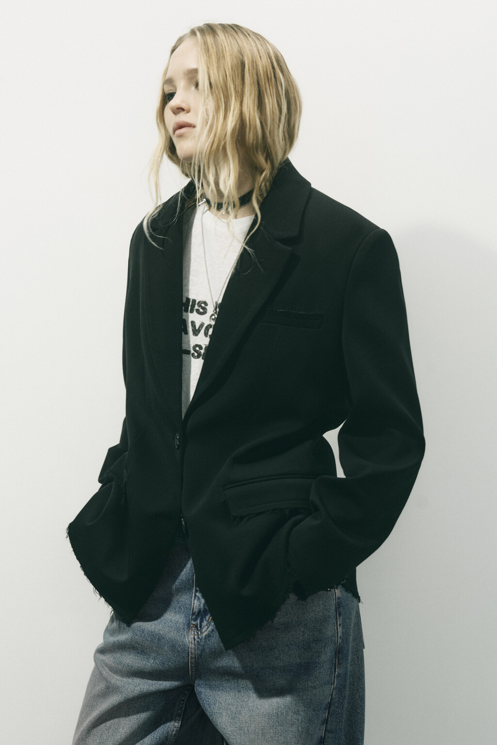 Пиджак костюмный с открытыми срезами и рваниной - цвет черный - 5