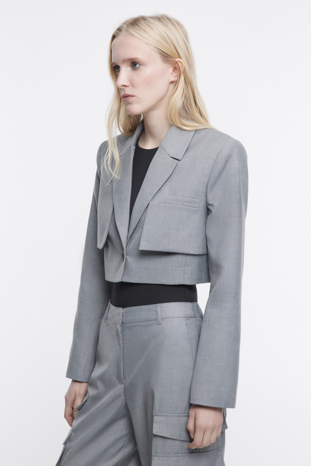 Пиджак укороченный однобортный с кокеткой - цвет серый - 3