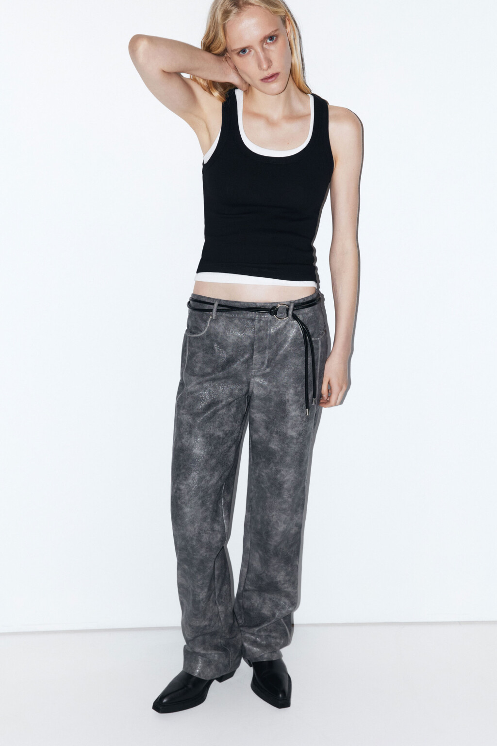 Брюки из искусственной кожи с вареным эффектом - цвет серый - 4