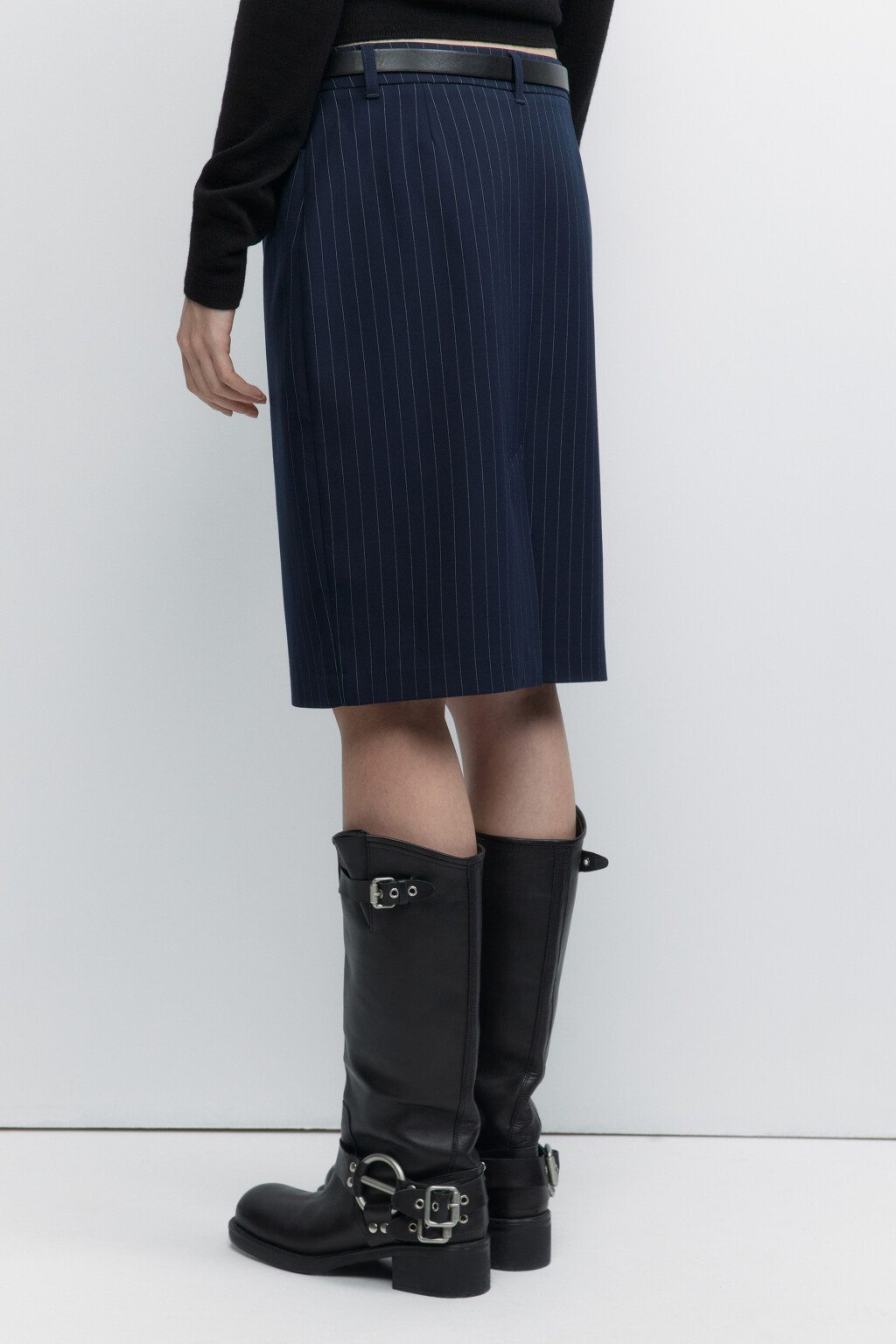 Юбка-карандаш миди с разрезом и ремнем - цвет синий - 4