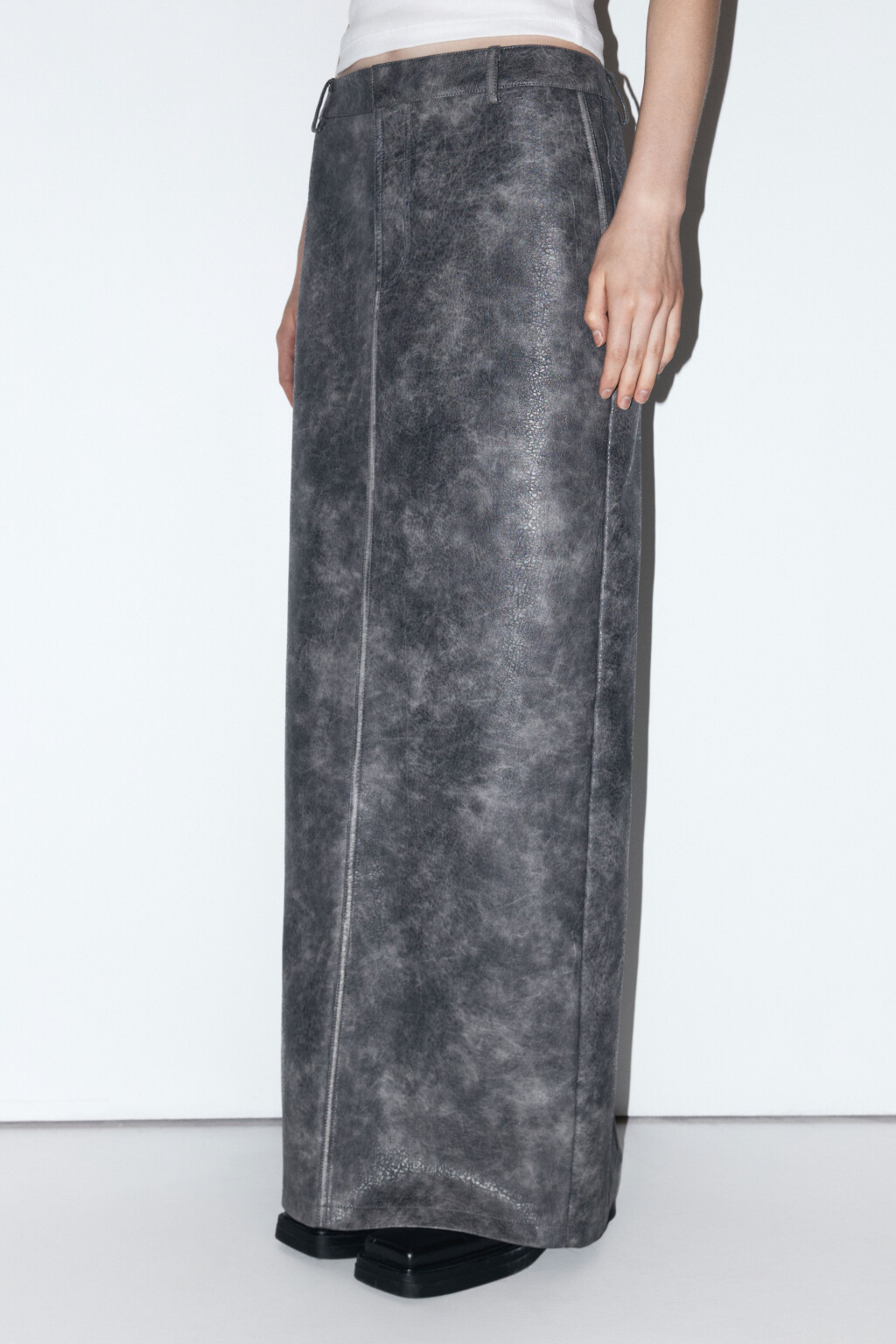 Юбка из искусственной кожи с вареным эффектом - цвет серый - 3
