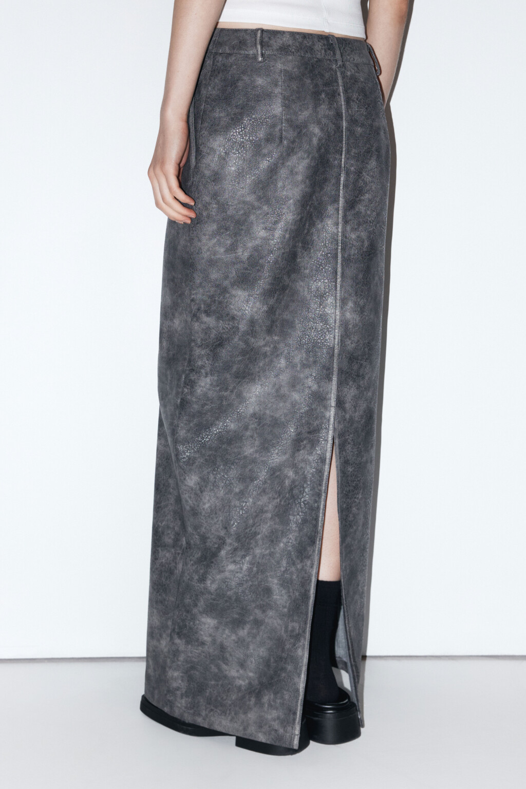 Юбка из искусственной кожи с вареным эффектом - цвет серый - 4
