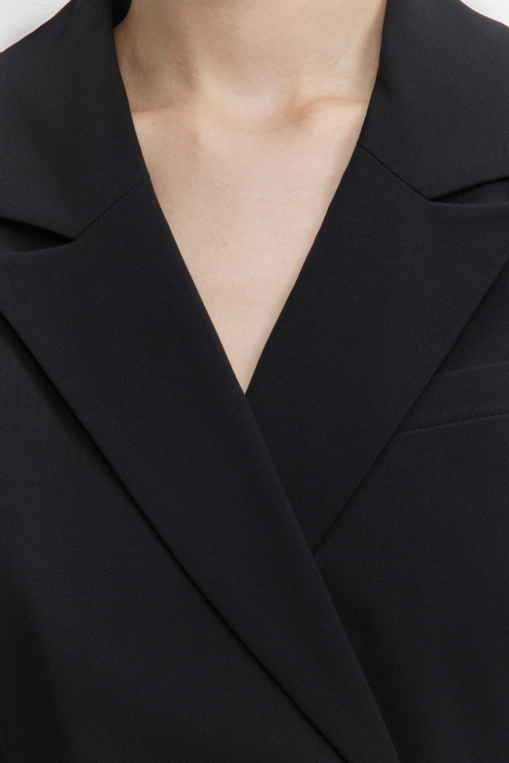 Платье-пиджак мини приталенное с запахом - цвет черный - 7
