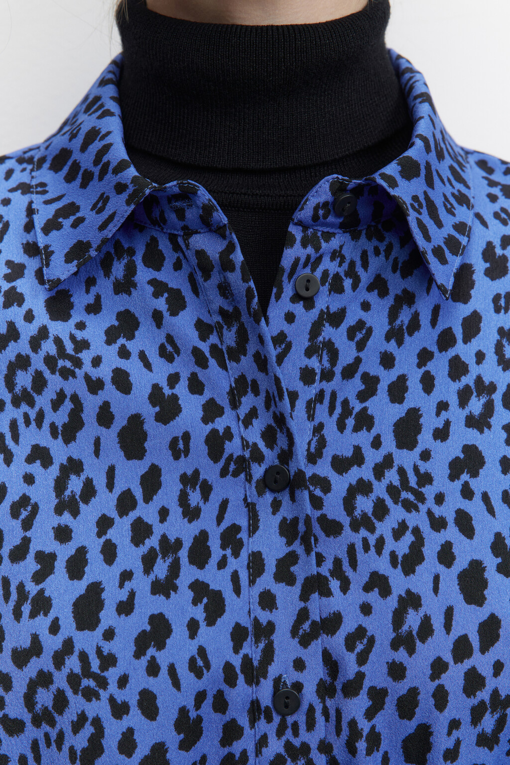 Платье-рубашка мини с принтом и поясом - цвет голубой - 5