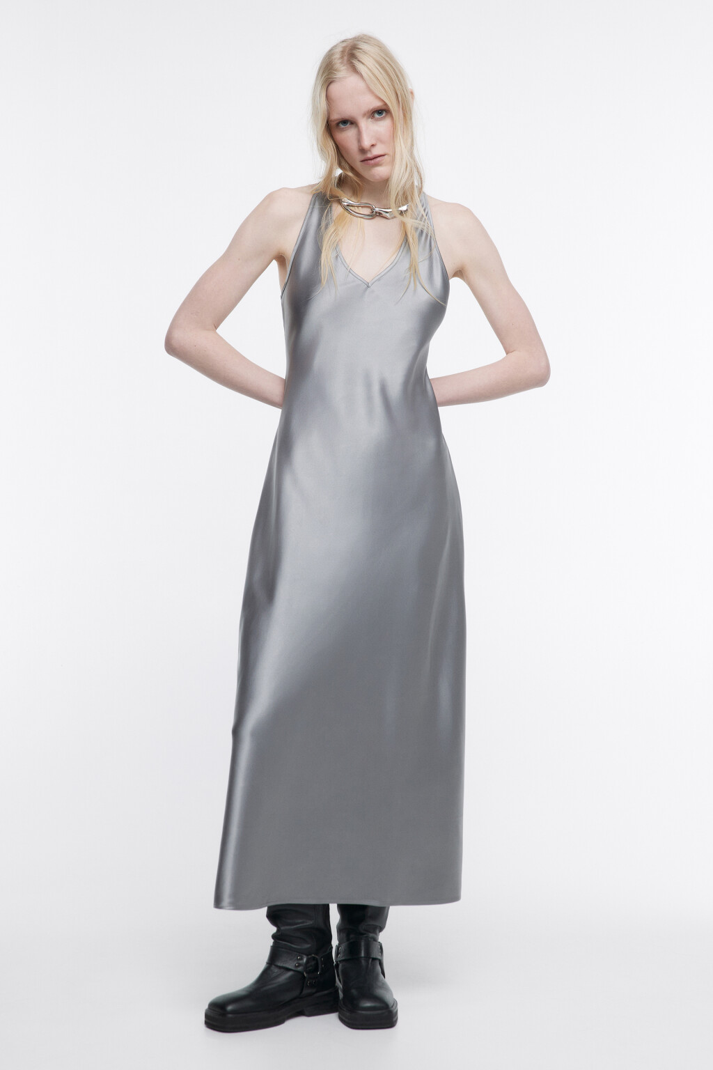 Платье-майка миди атласное на широких бретелях - цвет серый - 5