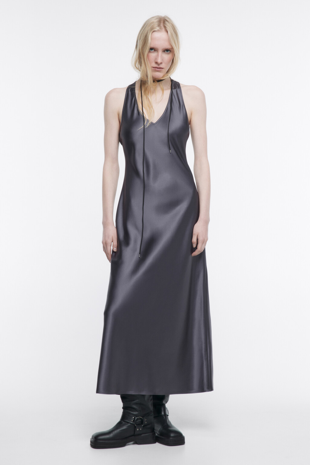 Платье-майка миди атласное на широких бретелях - цвет серый - 5