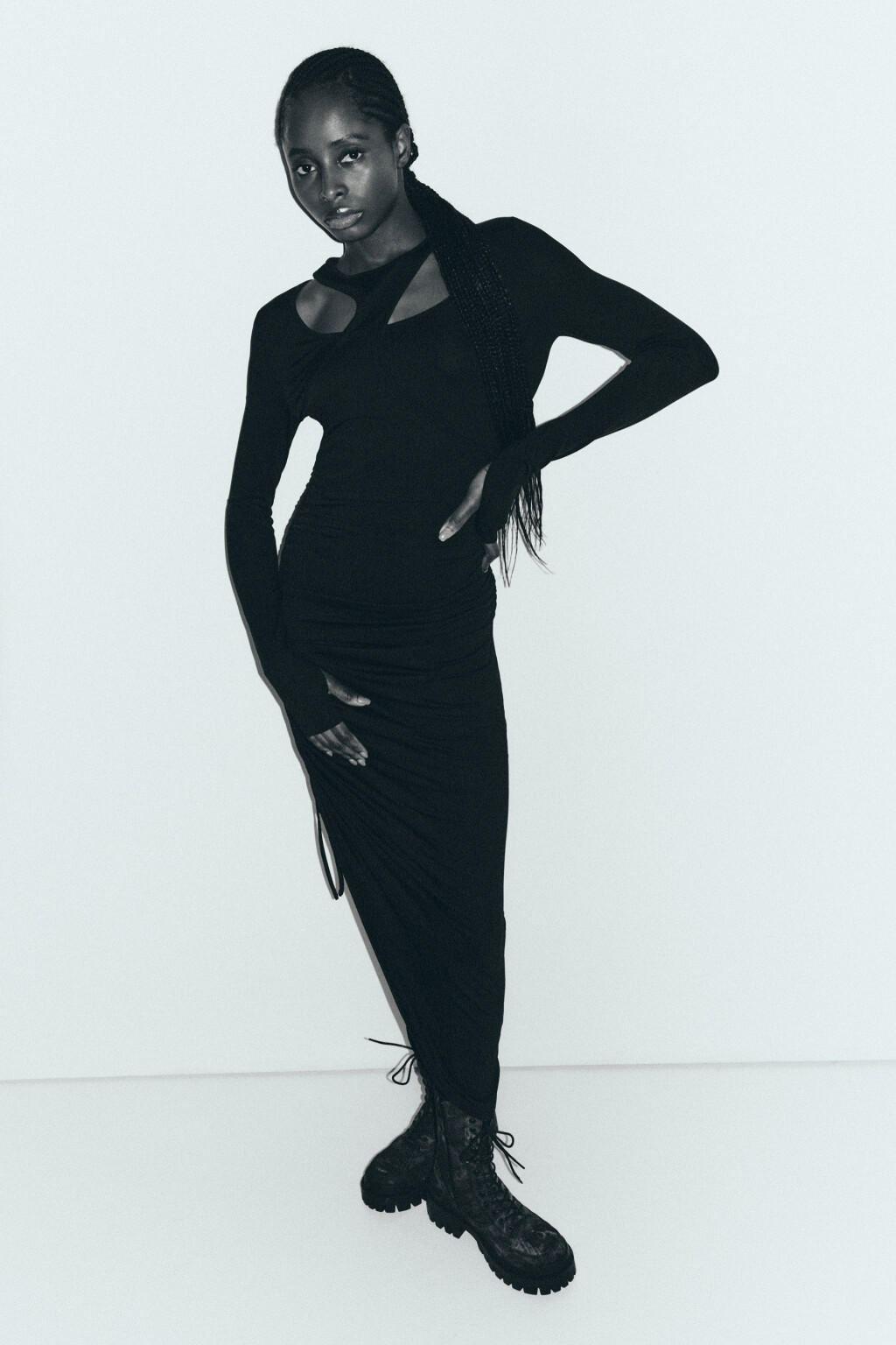 Платье макси облегающее с драпировкой - цвет черный - 2