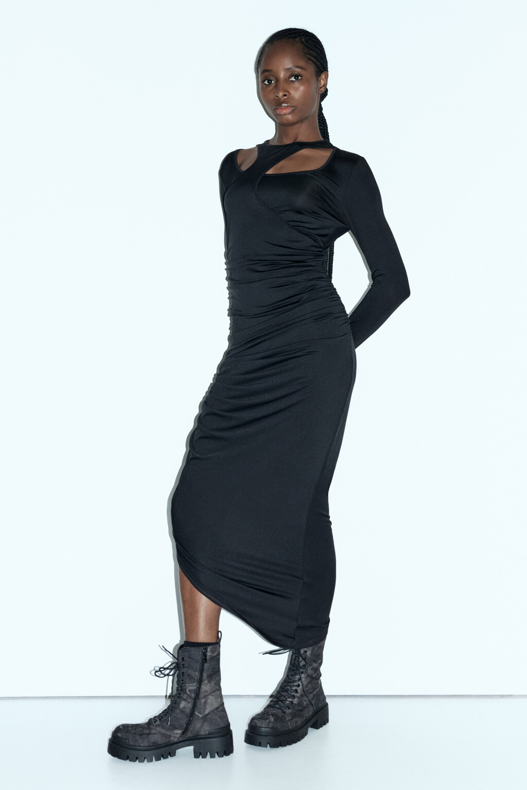 Платье макси облегающее с драпировкой - цвет черный - 3
