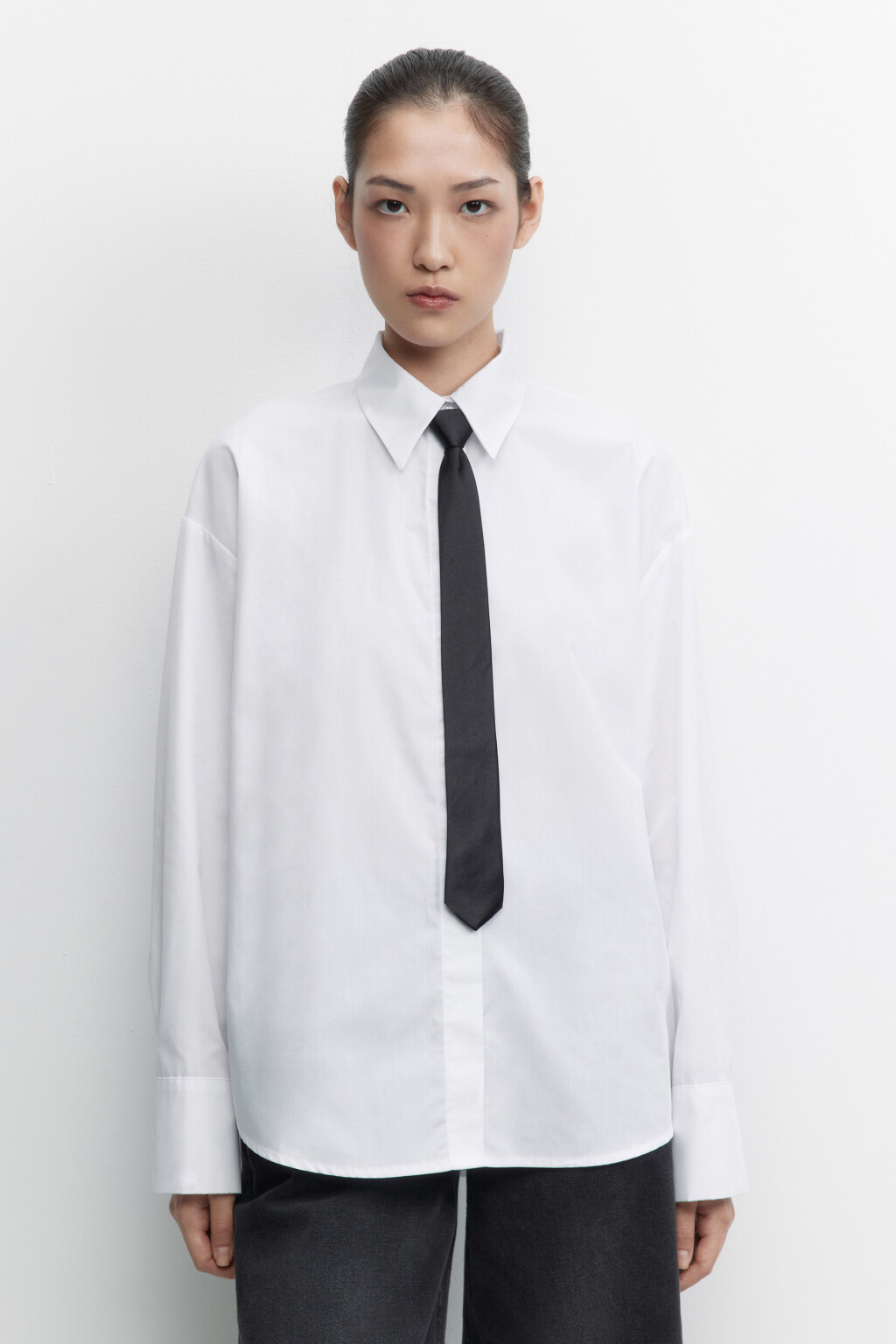 Блузка-рубашка oversize с галстуком - цвет белый - 2