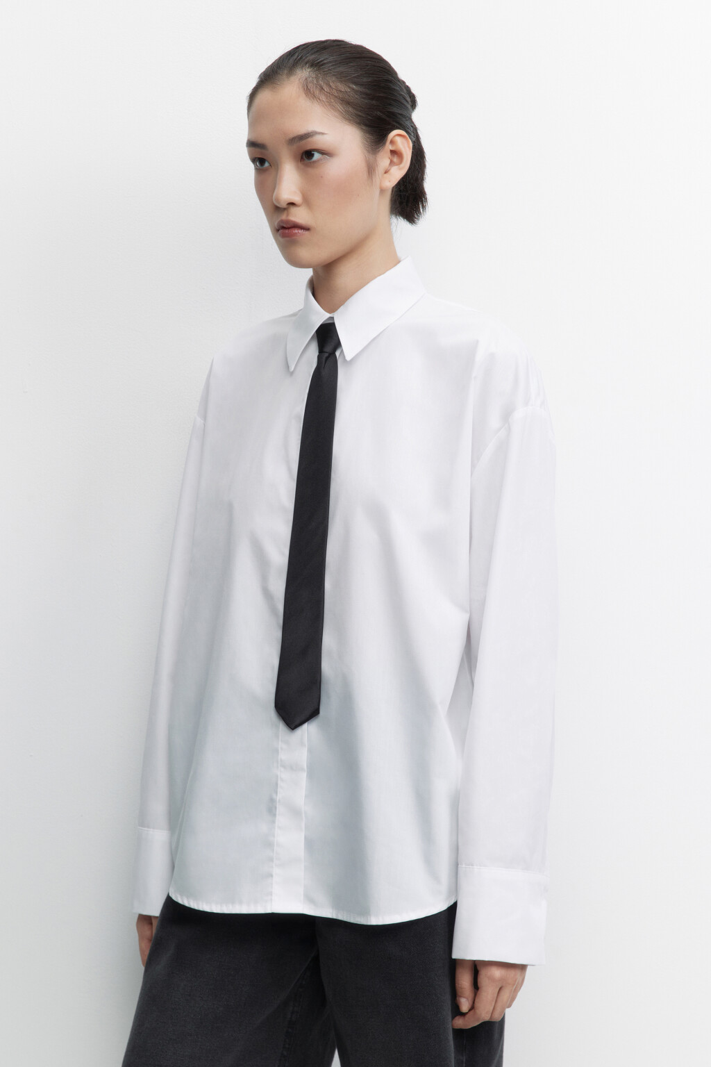 Блузка-рубашка oversize с галстуком - цвет белый - 3