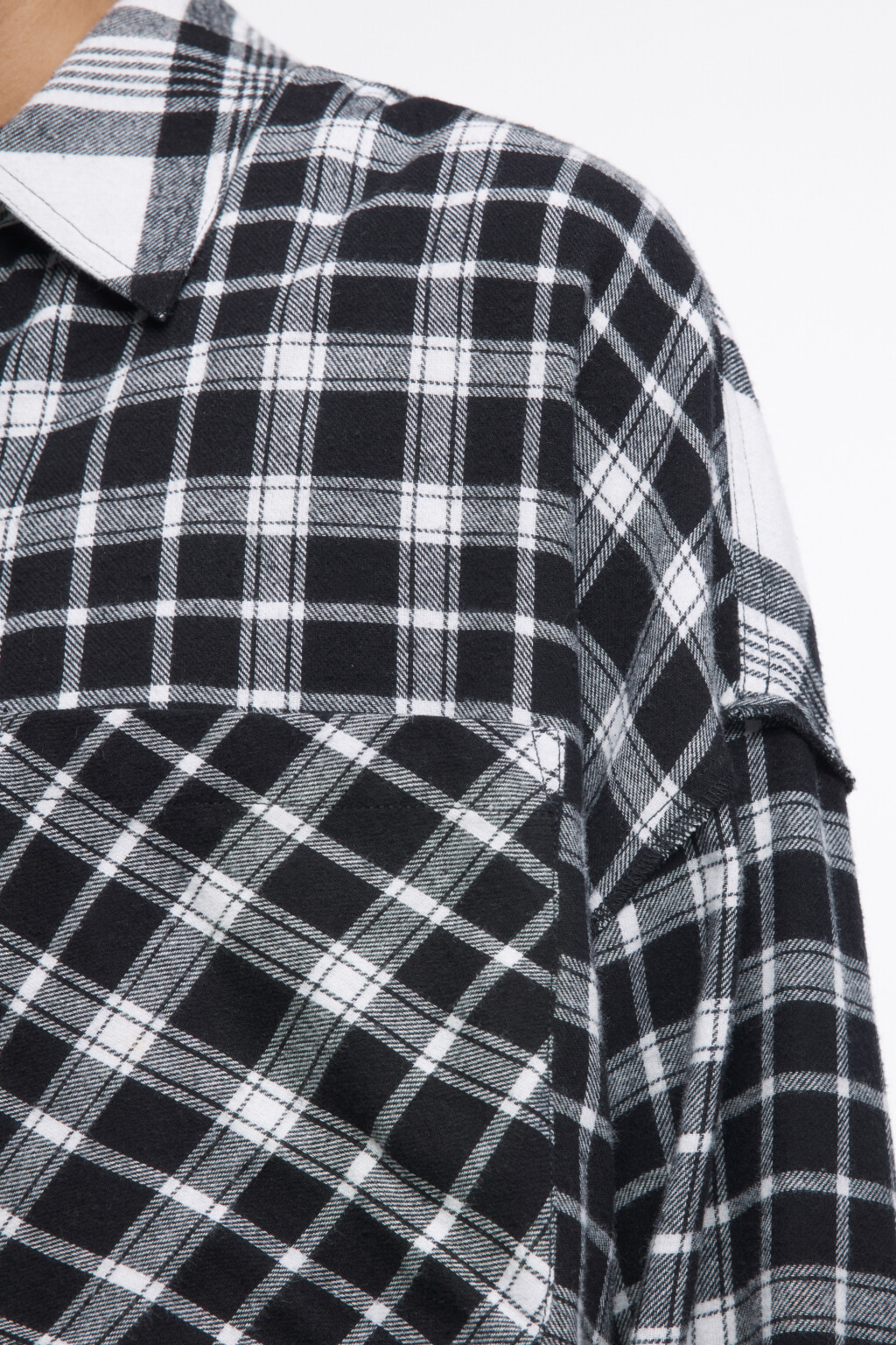 Рубашка oversize клетчатая в стиле пэчворк - цвет черный - 7