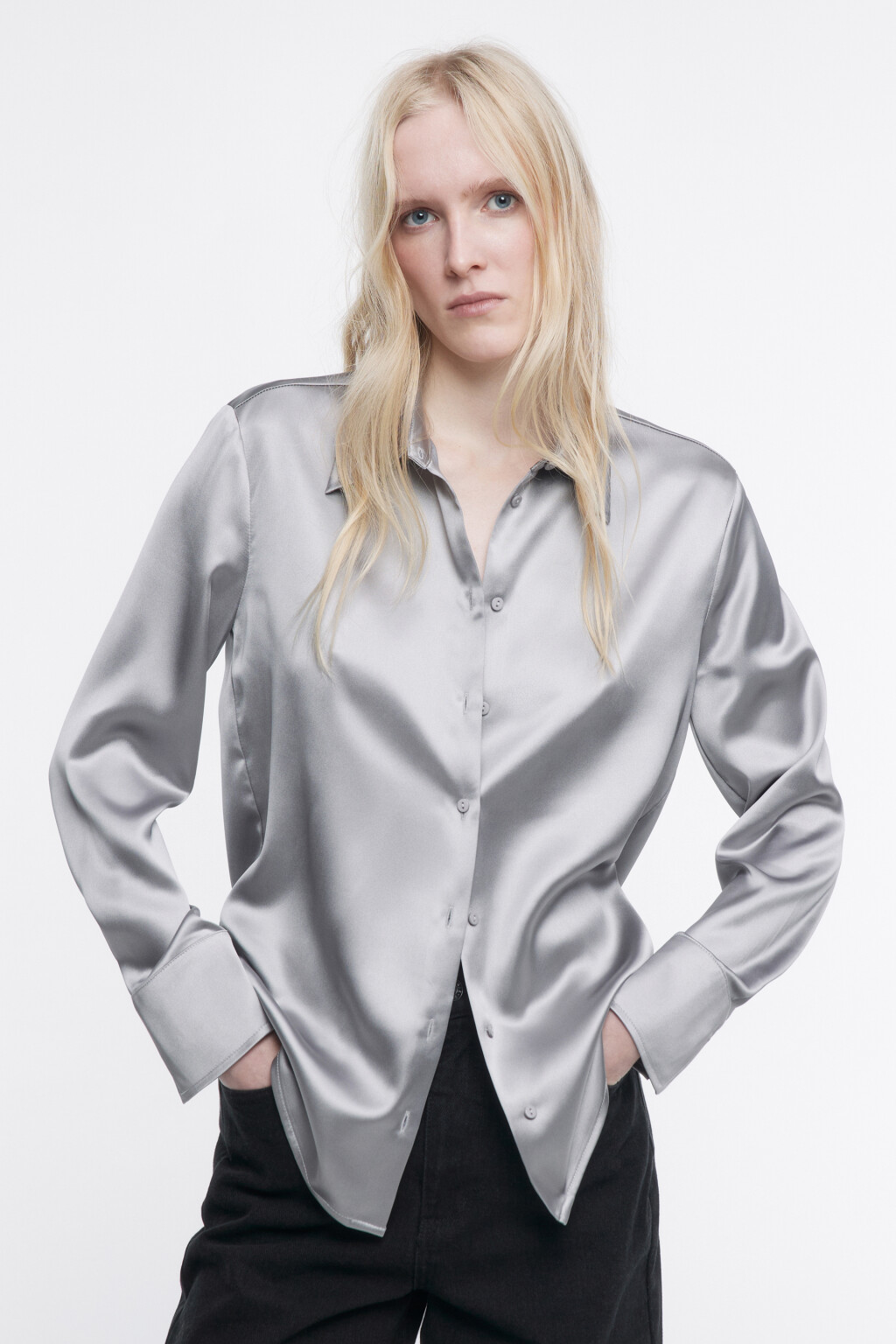 Блузка-рубашка атласная с длинными рукавами - цвет серый - 2