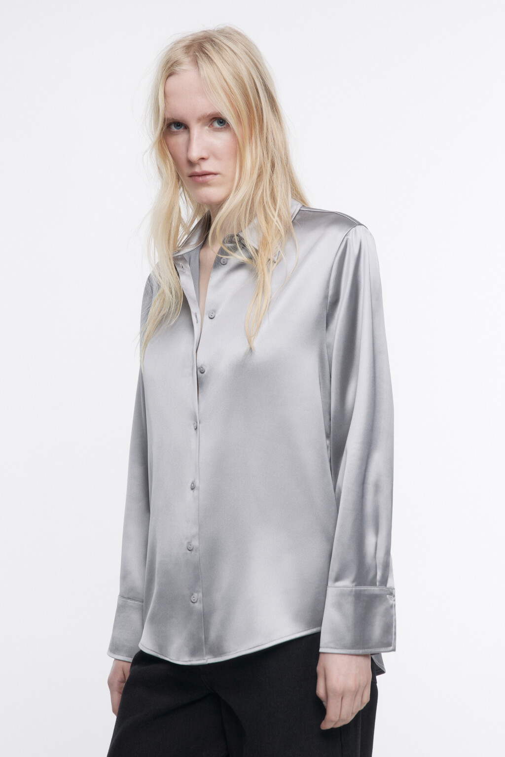 Блузка-рубашка атласная с длинными рукавами - цвет серый - 3
