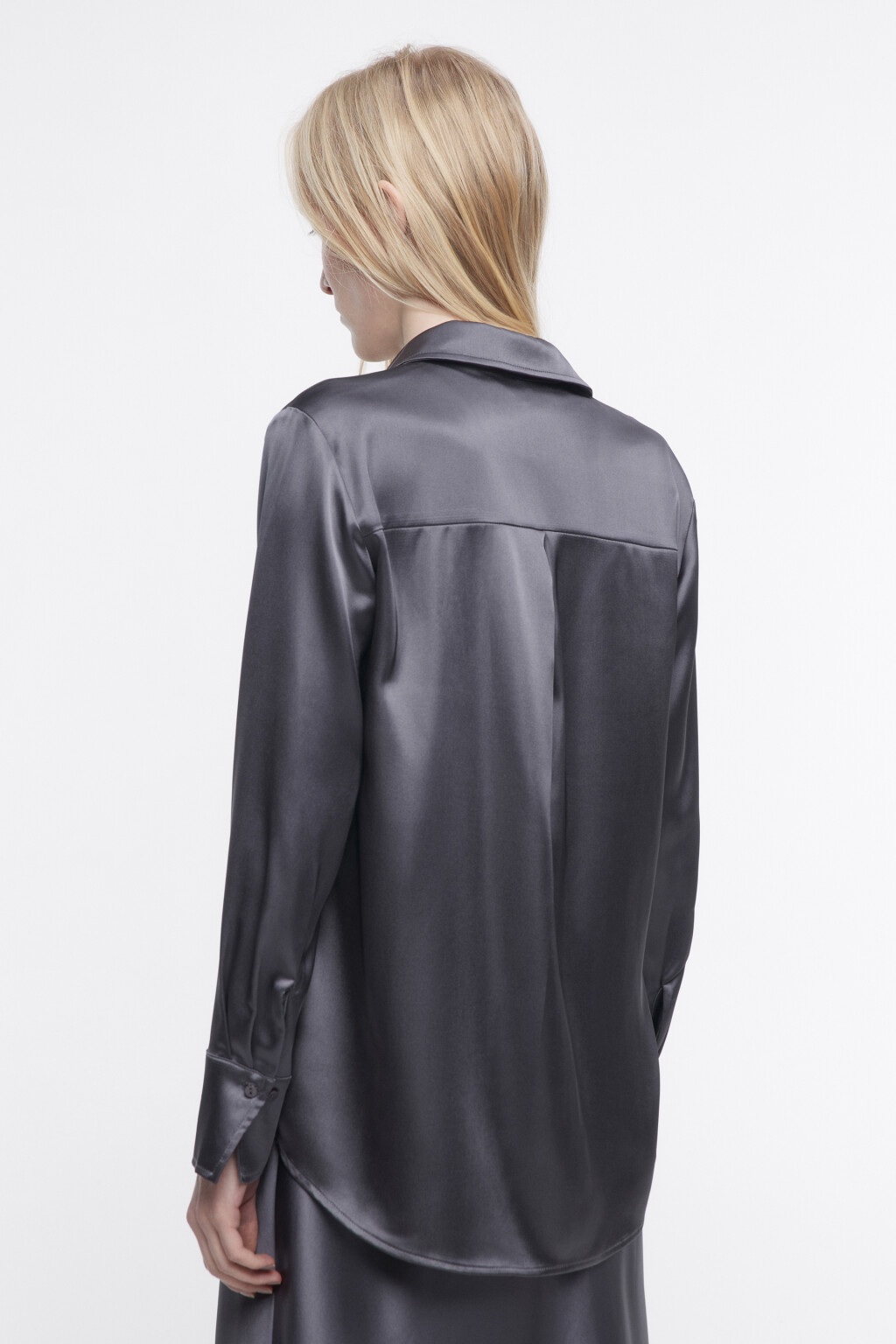 Блузка-рубашка атласная с длинными рукавами - цвет серый - 4