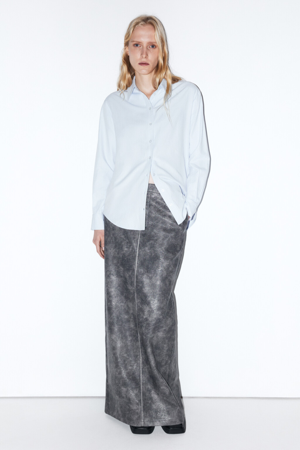 Рубашка oversize с боковыми вырезами - цвет голубой - 1