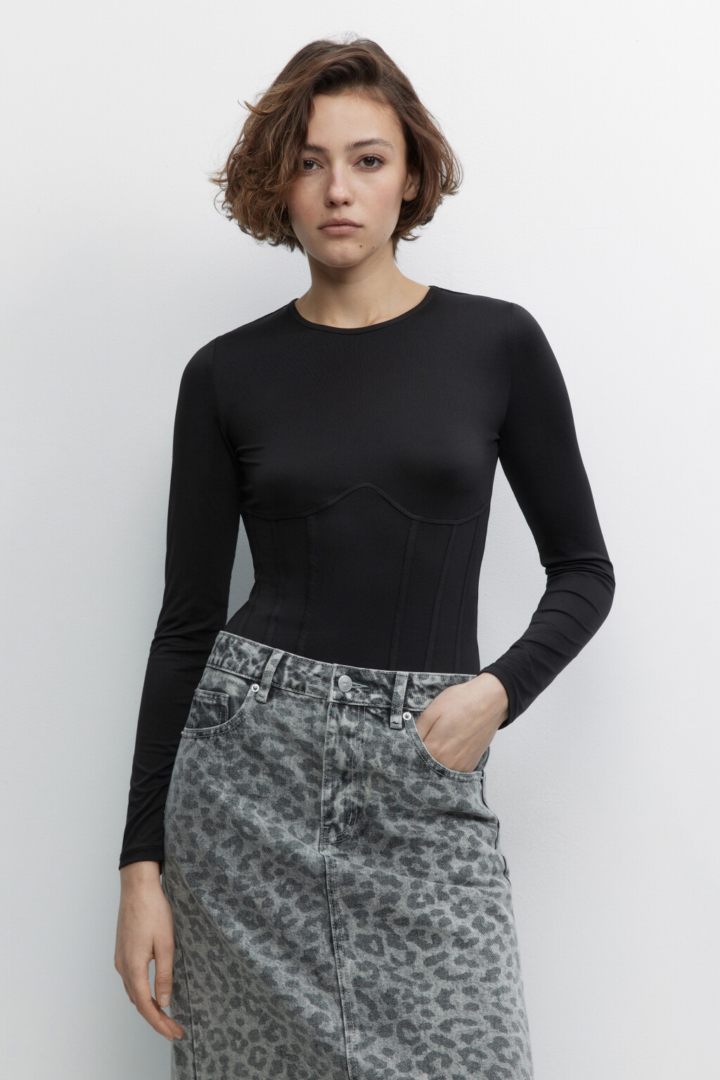 Боди-лонгслив с рельефными швами - цвет черный - 6