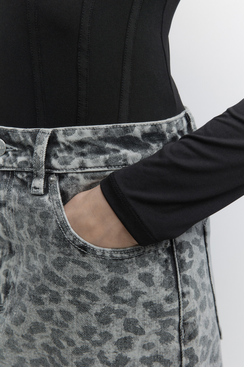 Боди-лонгслив с рельефными швами - цвет черный - 9