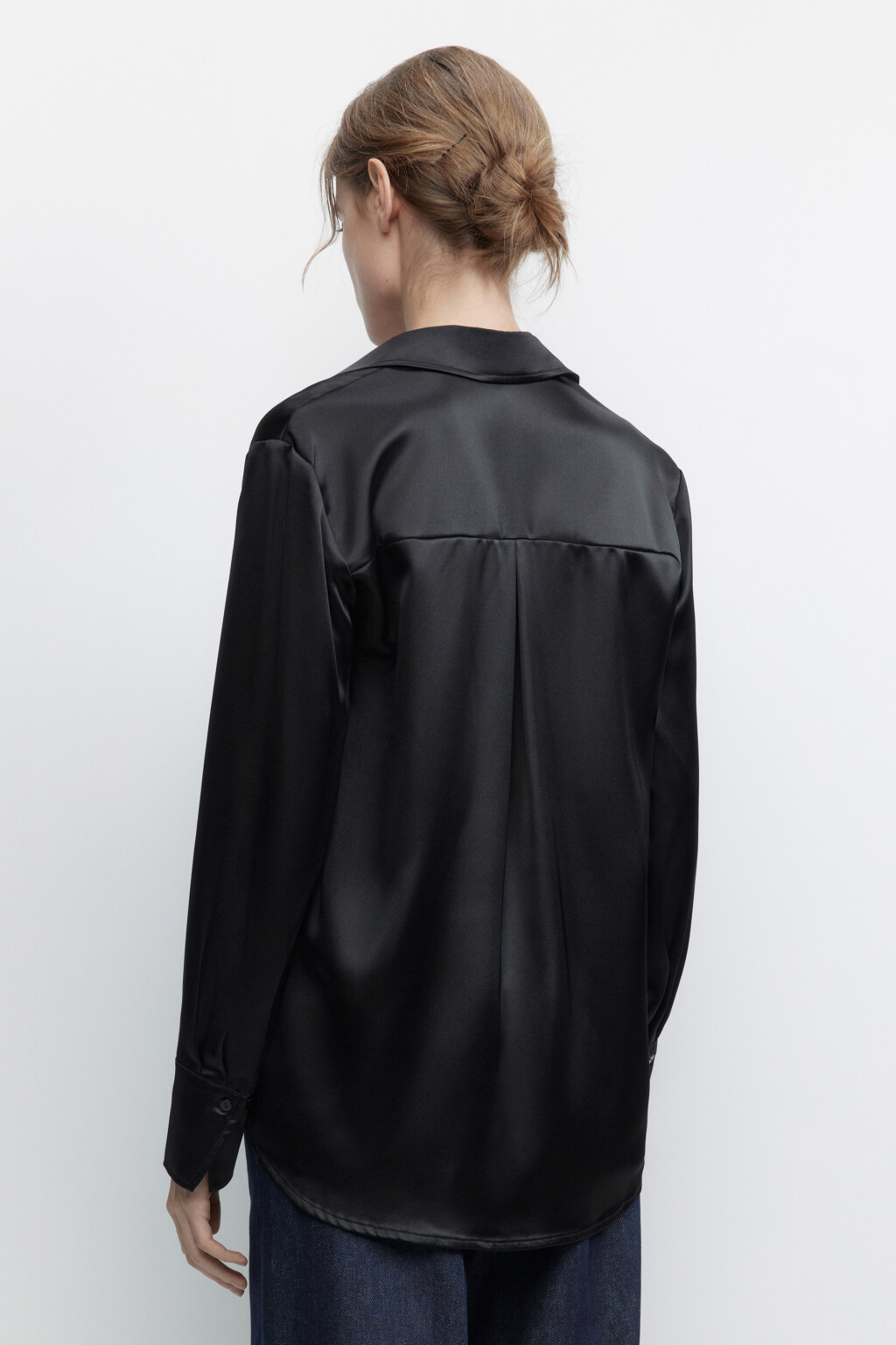 Блузка-рубашка атласная с длинными рукавами - цвет черный - 4