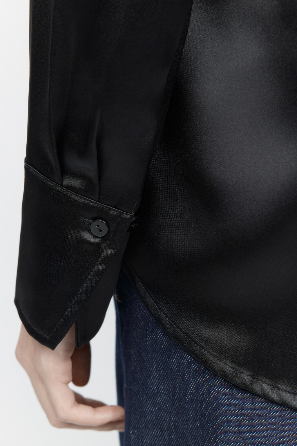 Блузка-рубашка атласная с длинными рукавами - цвет черный - 7