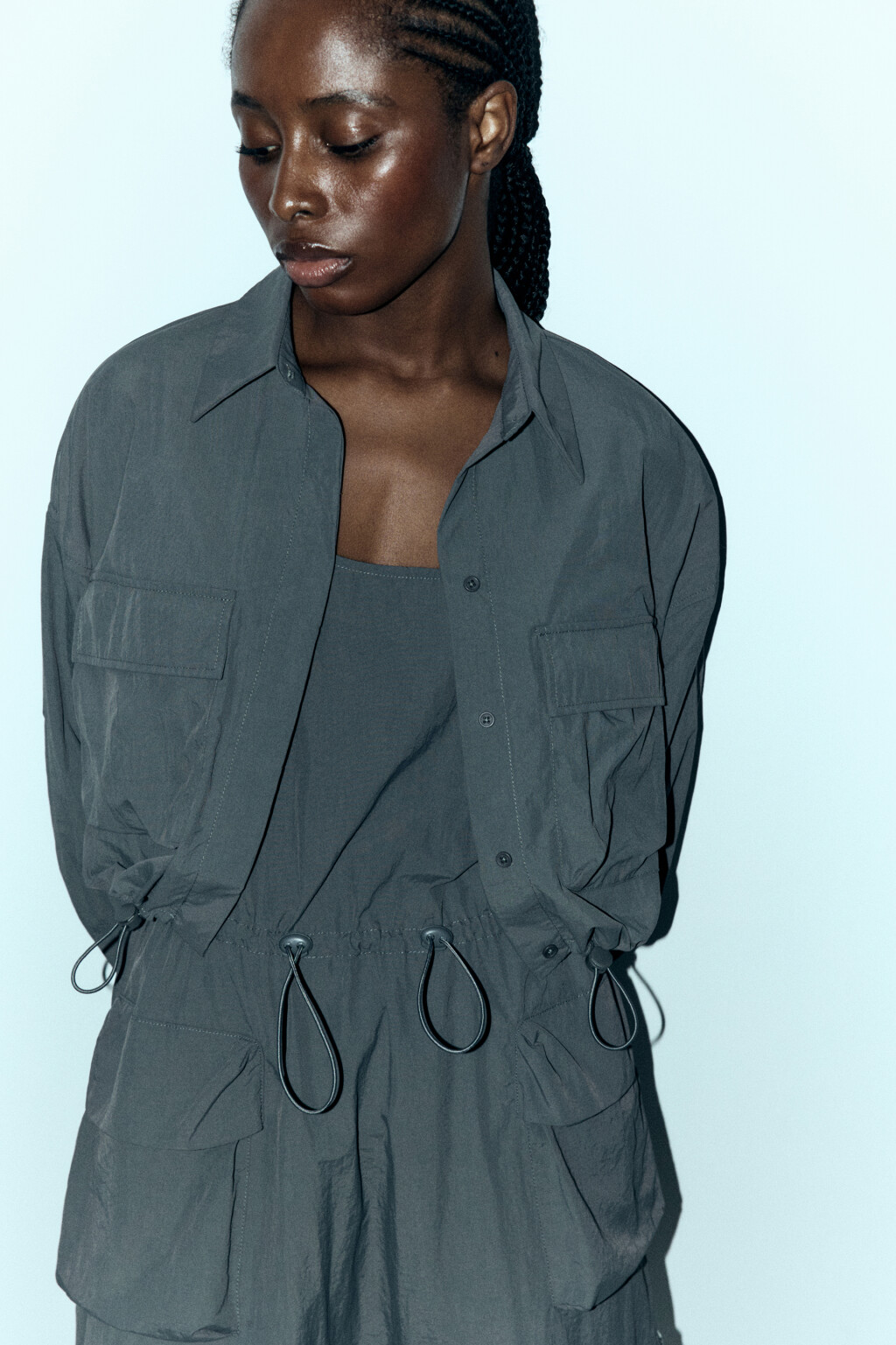 Рубашка укороченная с утяжками по низу - цвет серый - 1