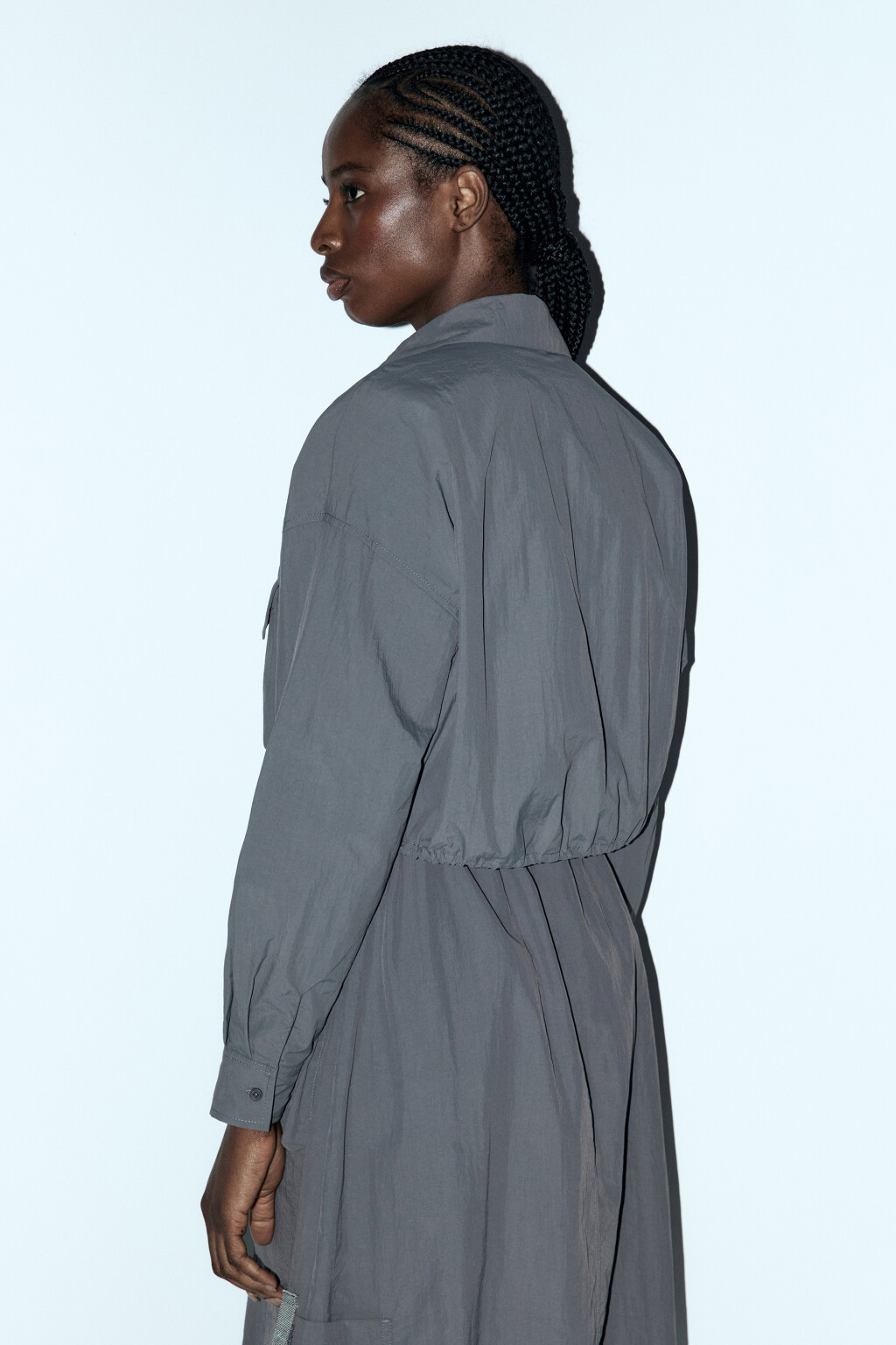 Рубашка укороченная с утяжками по низу - цвет серый - 4