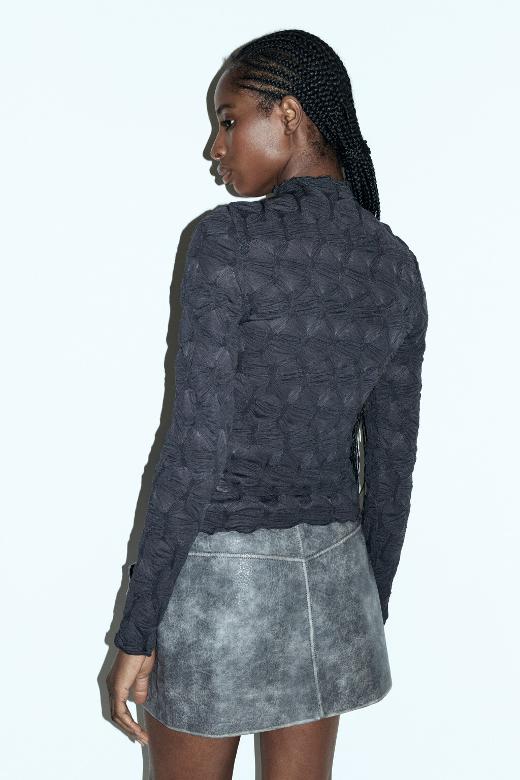 Лонгслив облегающий с жатой фактурой - цвет серый - 4