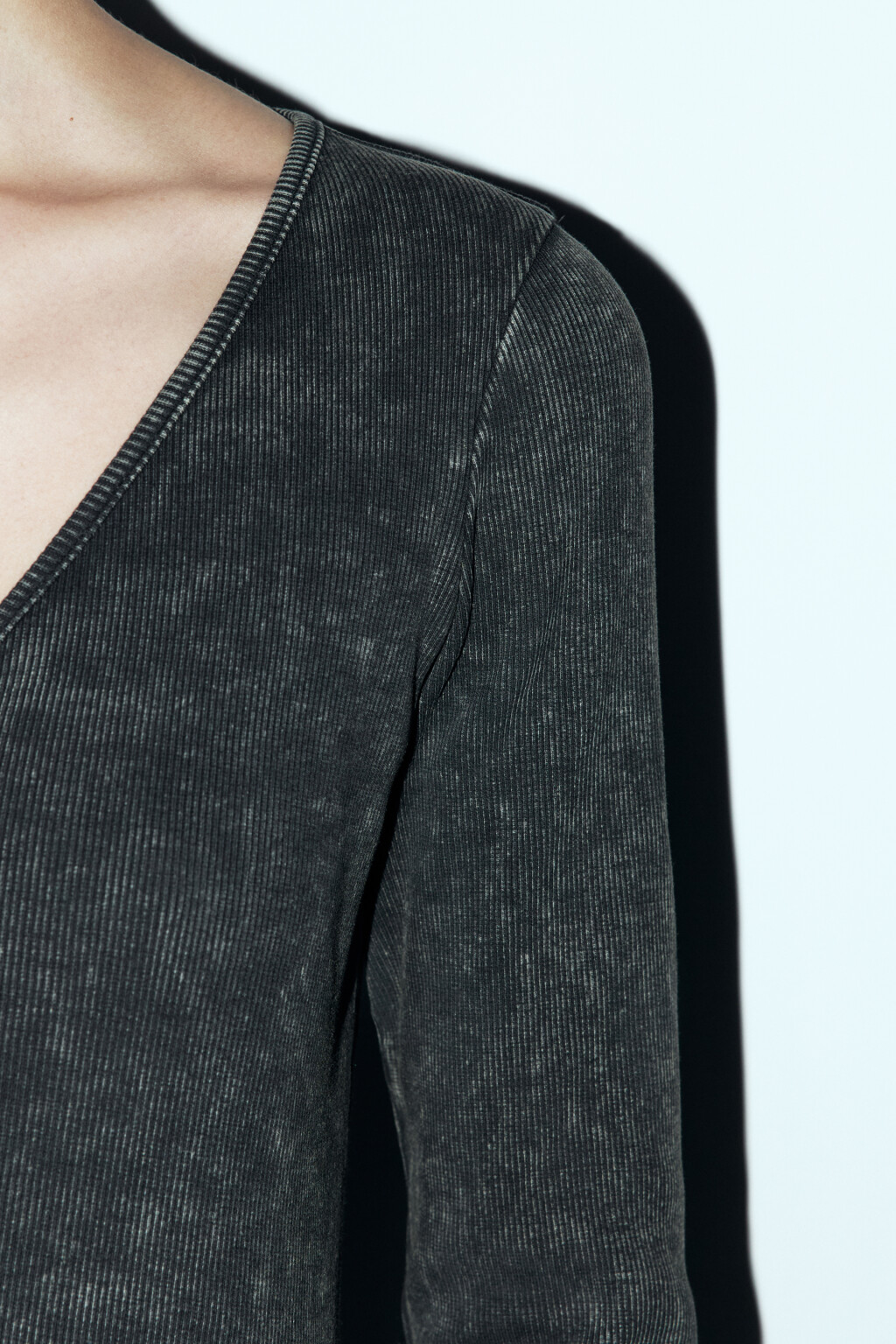 Лонгслив на молнии облегающий со стиркой - цвет серый - 7