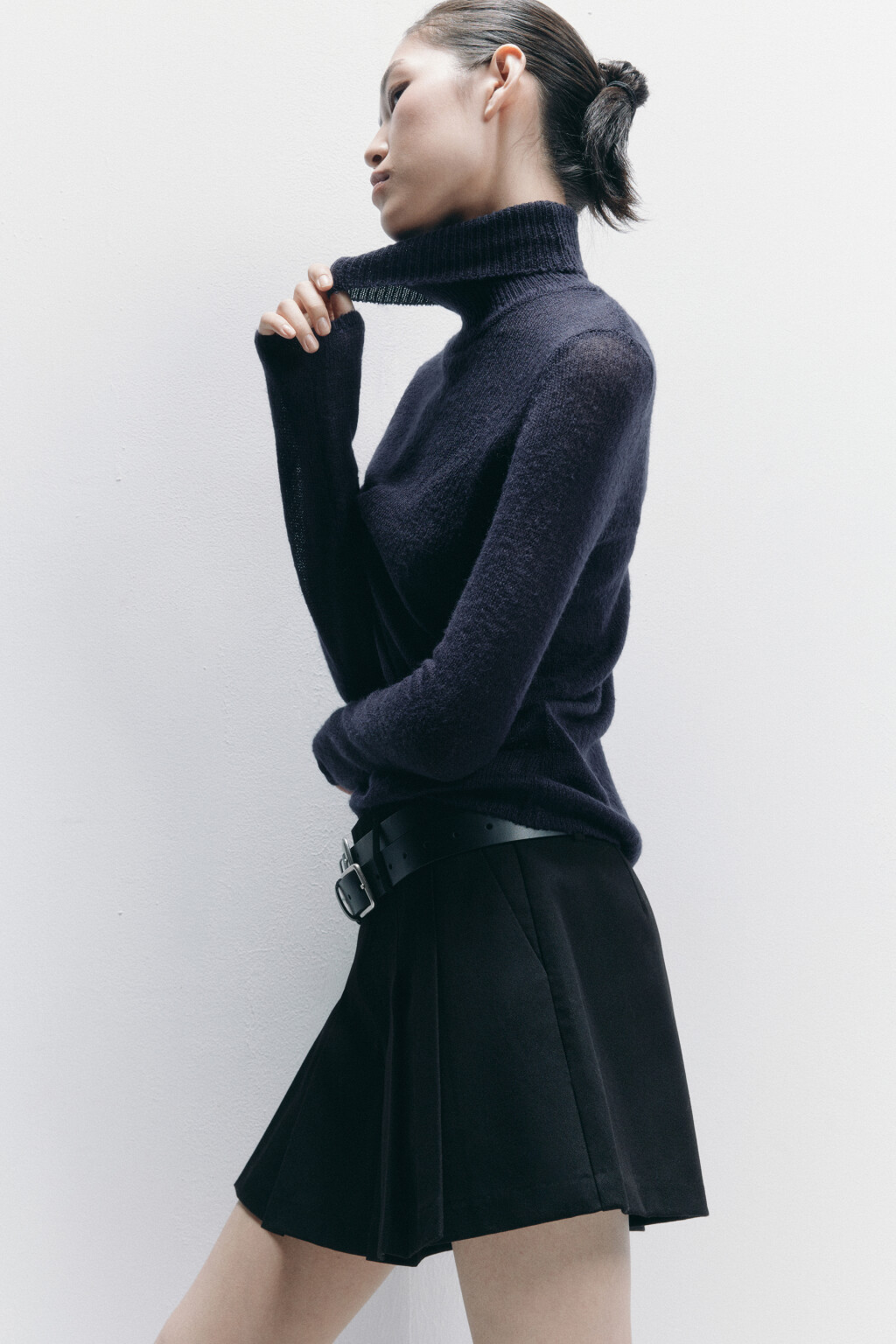 Свитер-водолазка тонкой вязки с шерстью - цвет голубой - 1