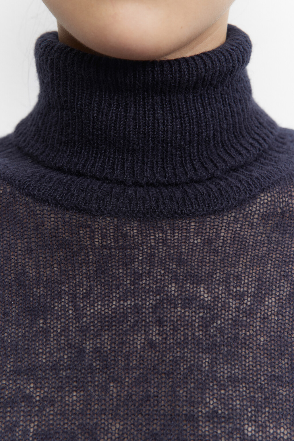 Свитер-водолазка тонкой вязки с шерстью - цвет голубой - 8