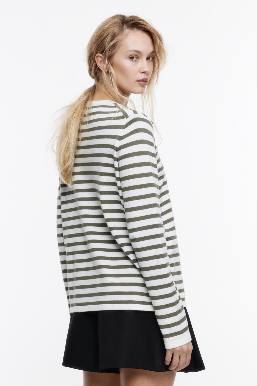 Джемпер тонкой вязки свободный в полоску - цвет зеленый - 4