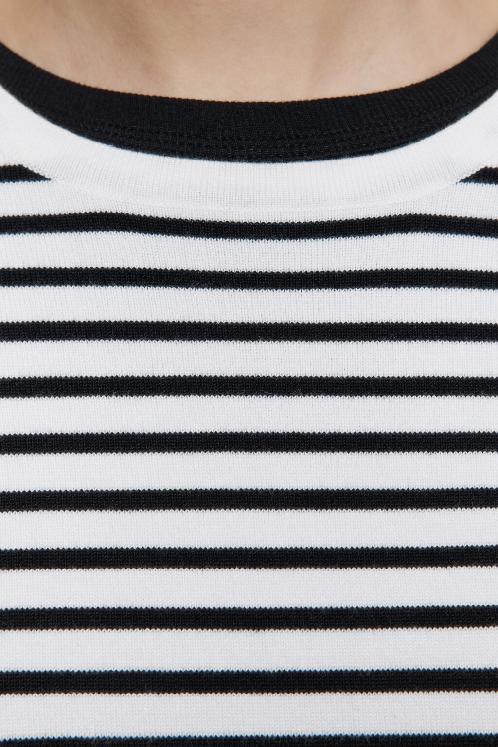 Джемпер тонкой вязки свободный в полоску - цвет белый - 6