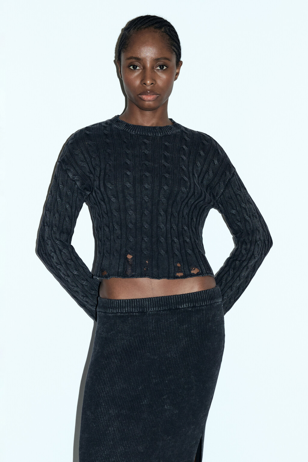 Джемпер вязаный с состаренным эффектом - цвет черный - 2