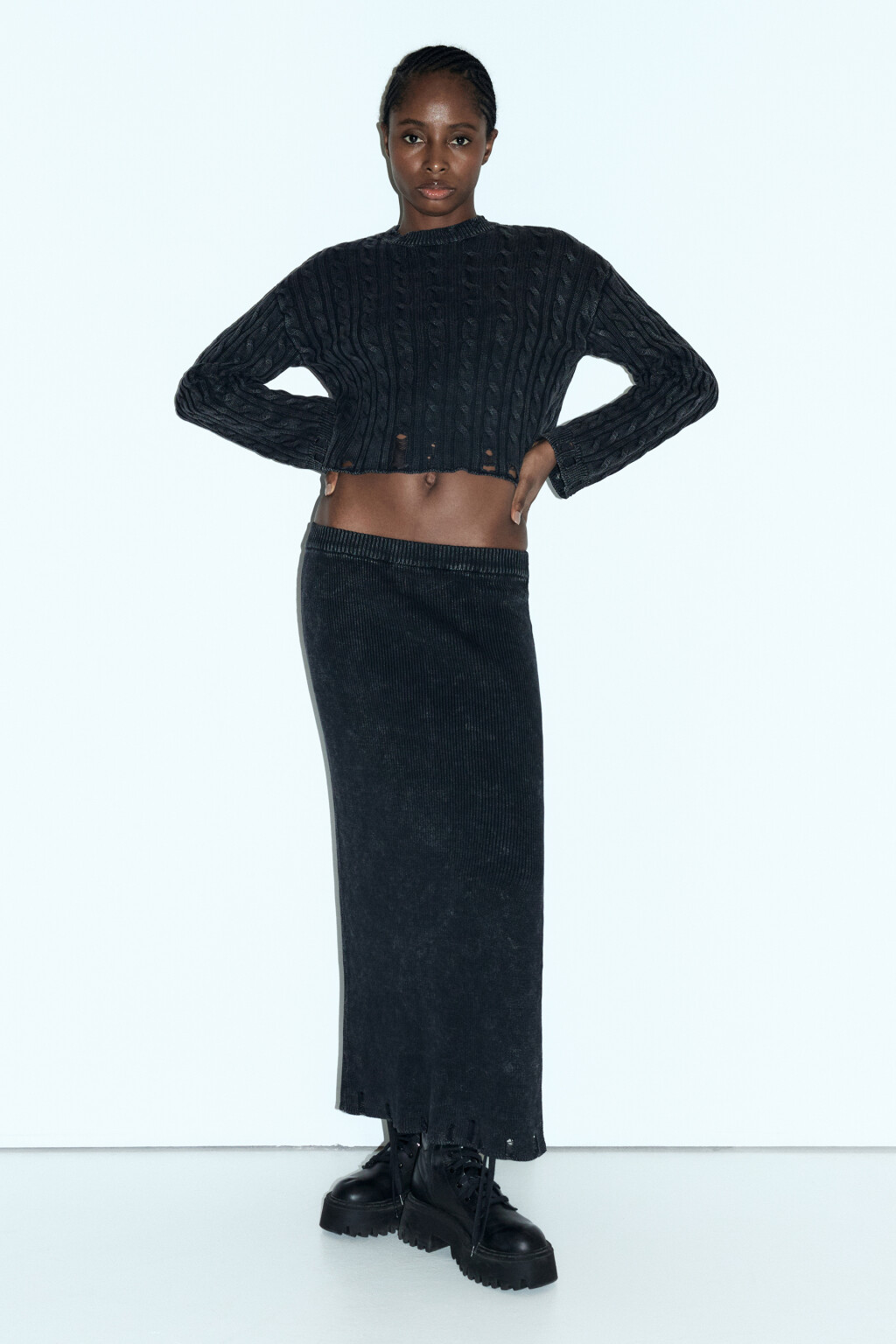 Джемпер вязаный с состаренным эффектом - цвет черный - 5