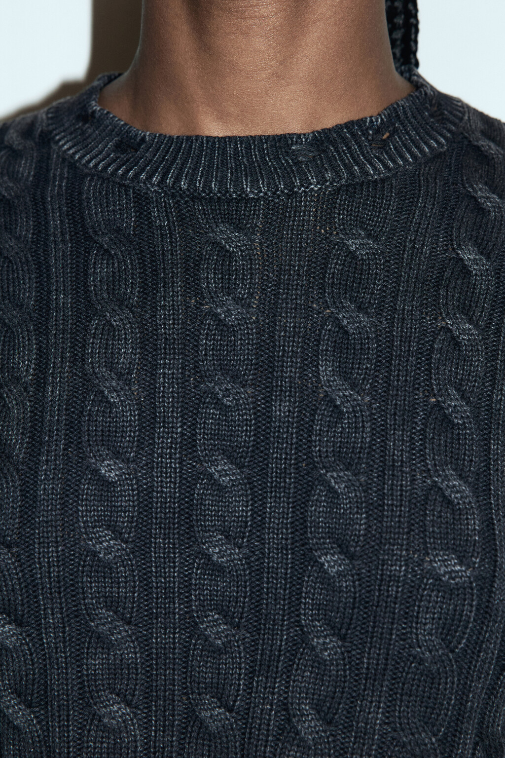 Джемпер вязаный с состаренным эффектом - цвет черный - 7