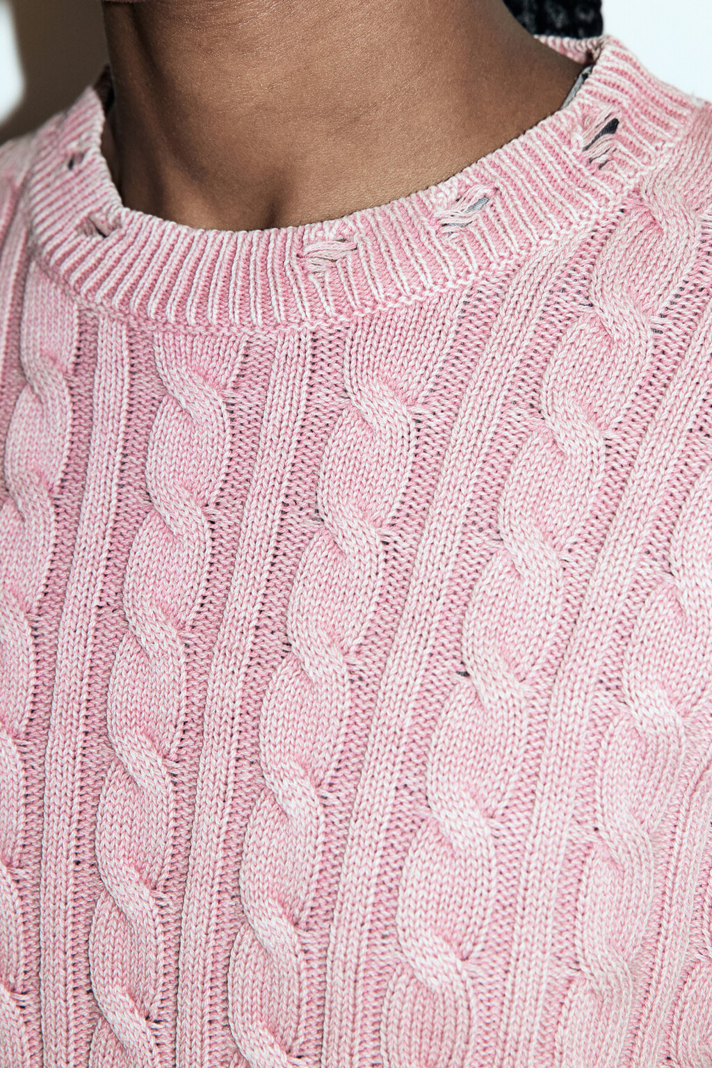 Джемпер вязаный с состаренным эффектом - цвет розовый - 7