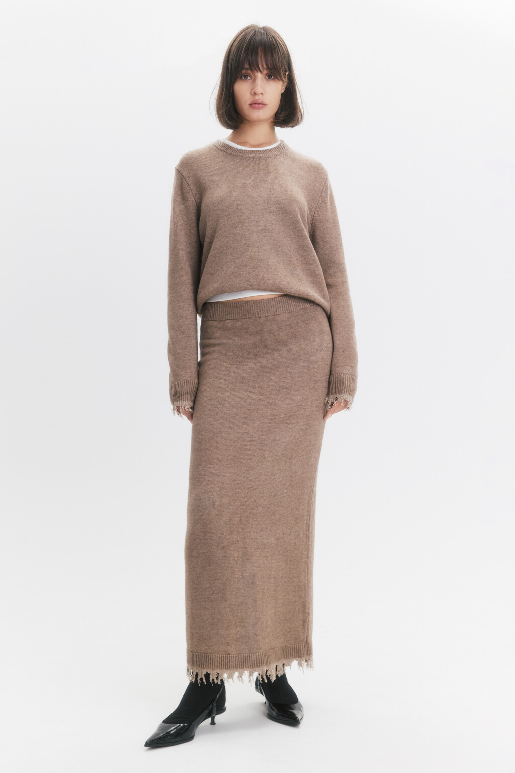 Джемпер тонкой вязки с рваными манжетами - цвет бежевый - 5