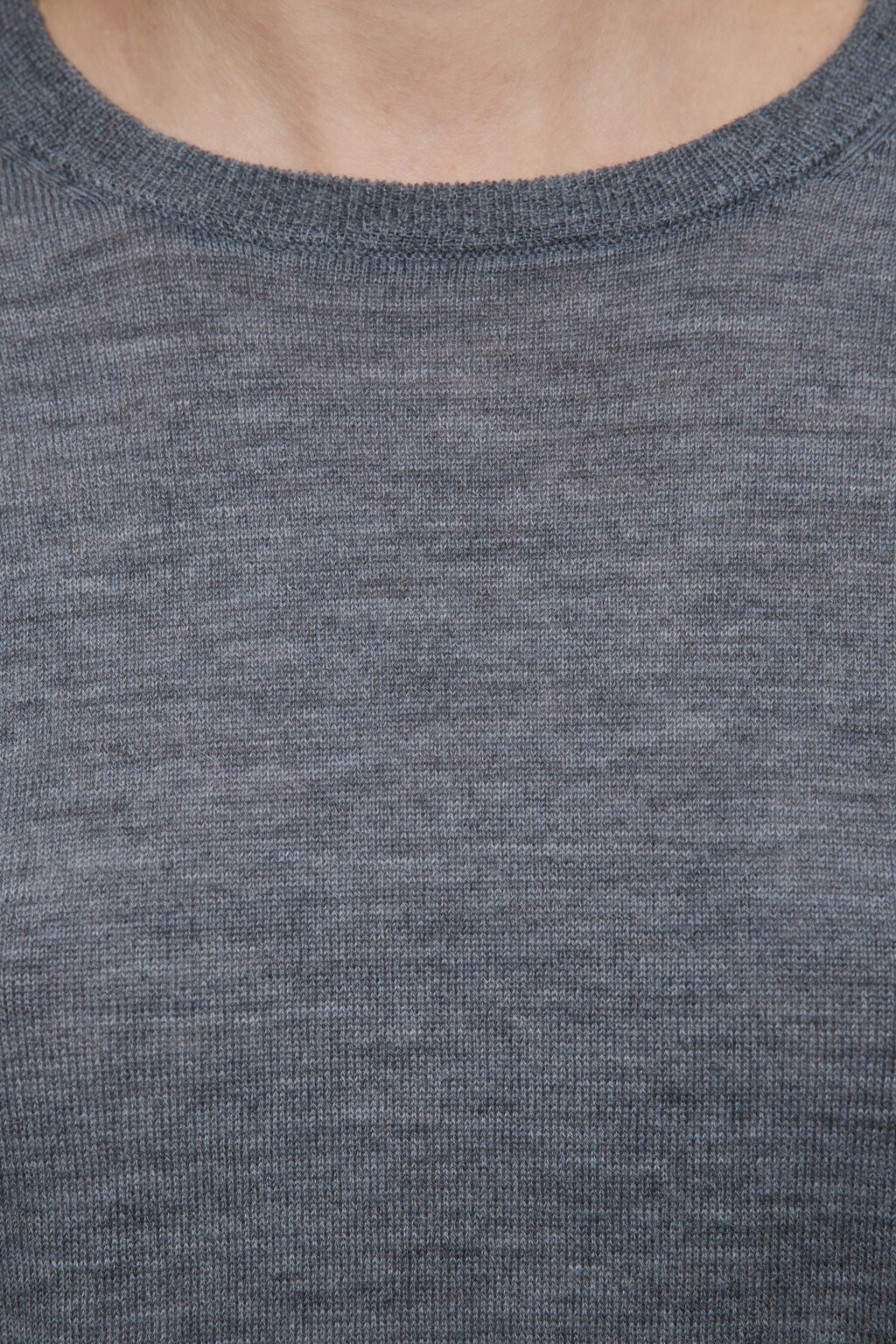 Джемпер тонкой вязки из шерсти мериноса - цвет серый - 6