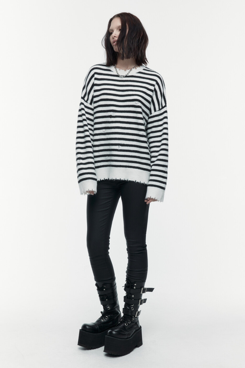 Джемпер вязаный рваный в полоску - цвет черный - 1