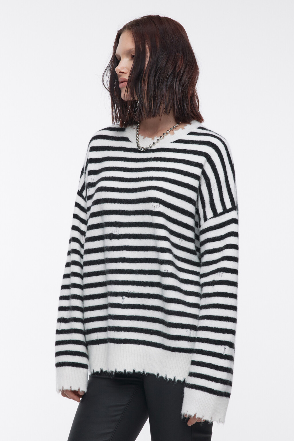 Джемпер вязаный рваный в полоску - цвет черный - 4