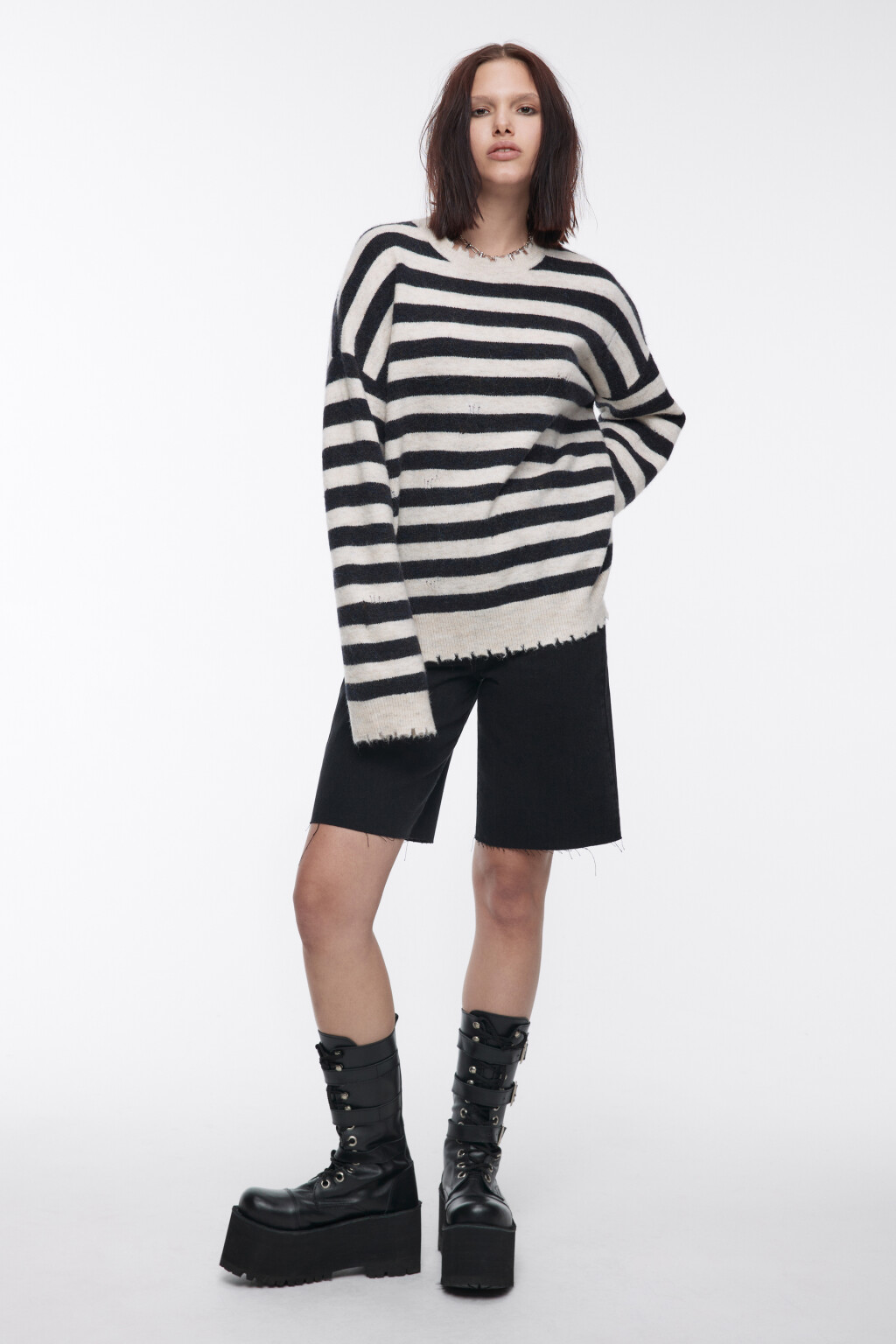 Джемпер вязаный рваный в полоску - цвет бежевый - 1